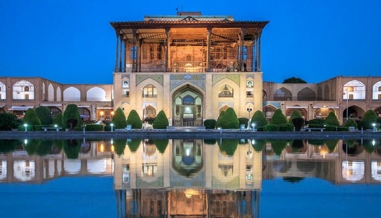 پرونده:کاخ عالی قاپو.jpg