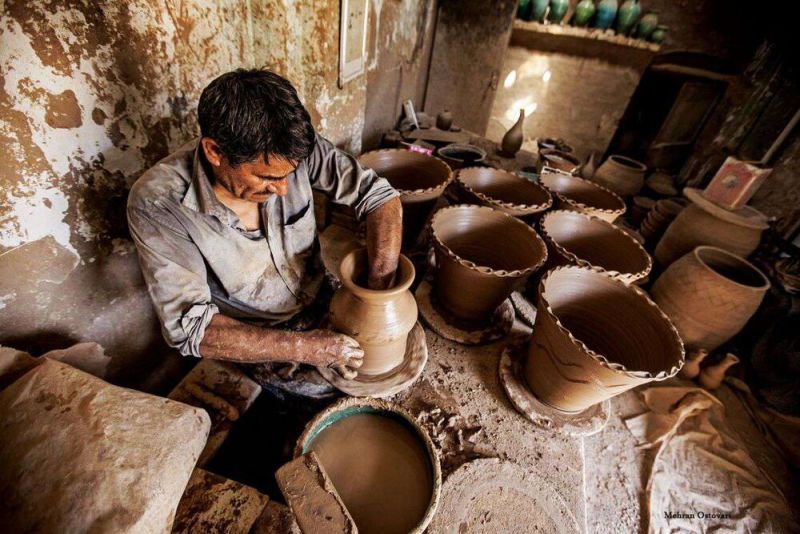 پرونده:هنر-سفالگری-ایرانی.jpg