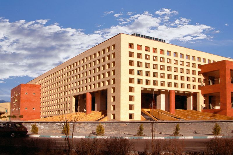 پرونده:کتابخانه مرکزی اصفهان.jpg